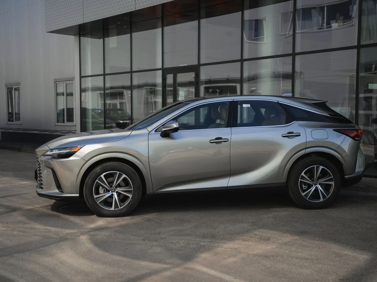 Lexus RX - фото 4