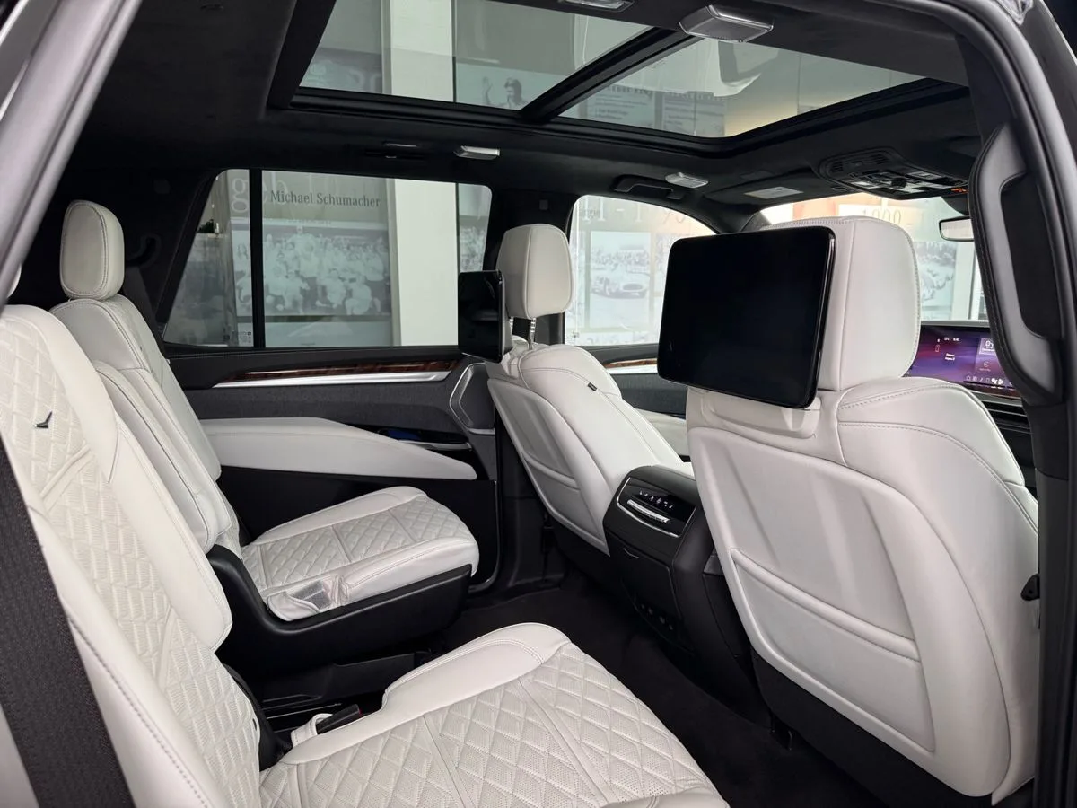 Cadillac Escalade - фото 31