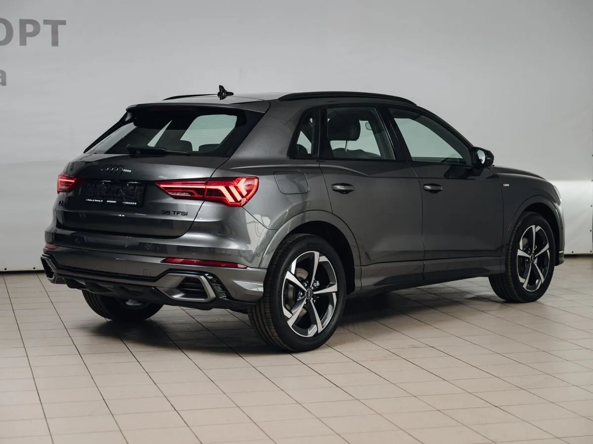 Audi Q3 - фото 8