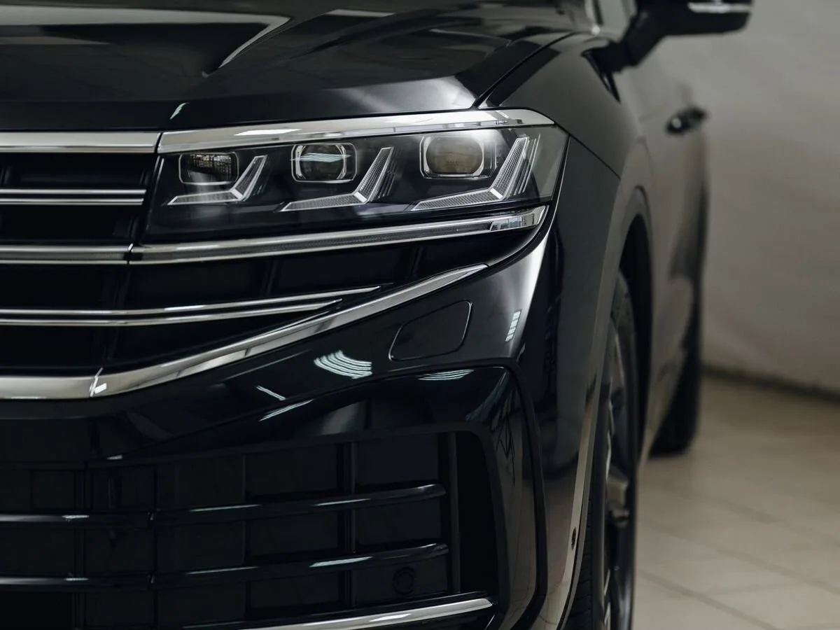 Volkswagen Touareg - фото 5