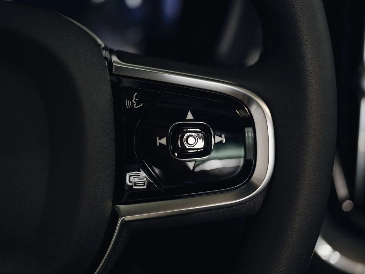 Volvo XC60 - фото 25