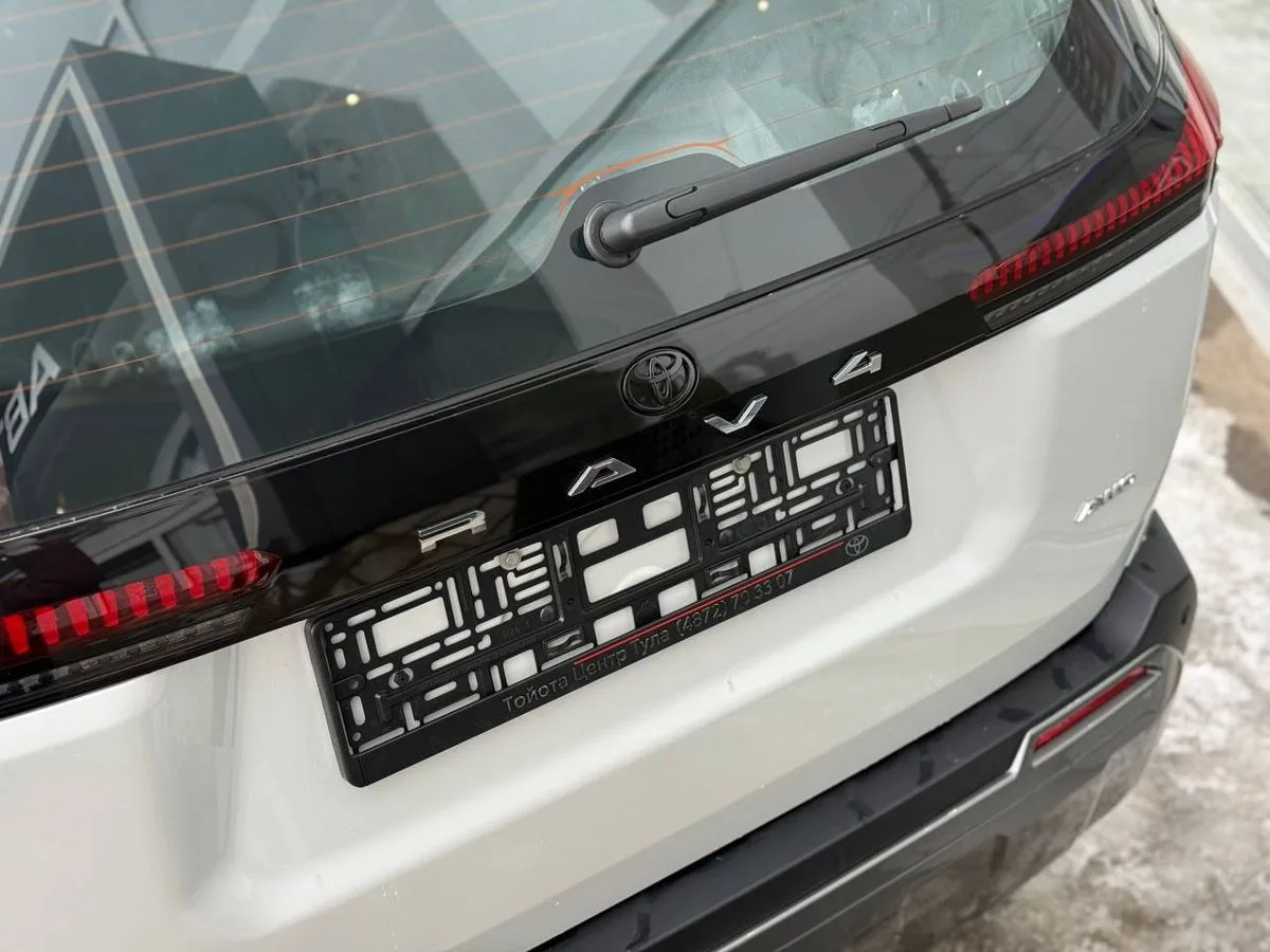Toyota RAV4 - фото 12