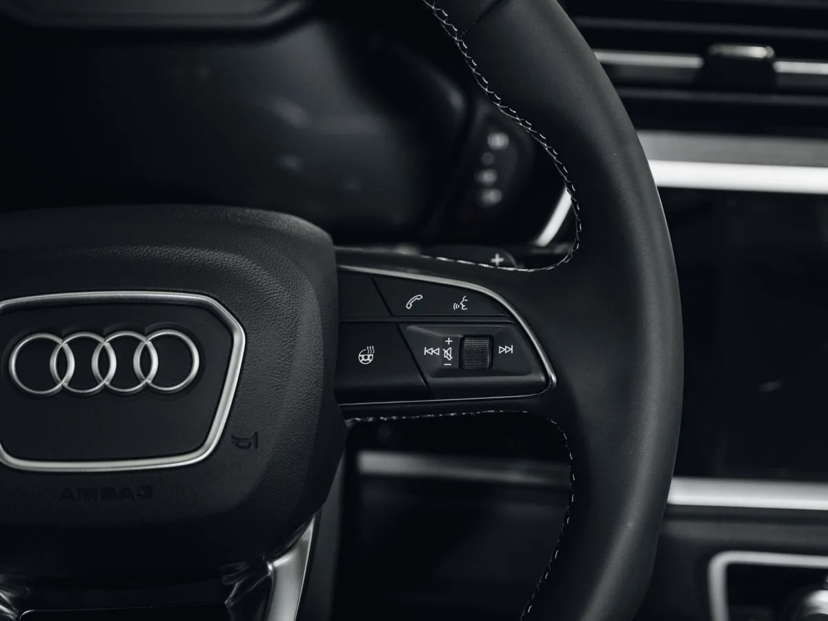 Audi Q3 - фото 26