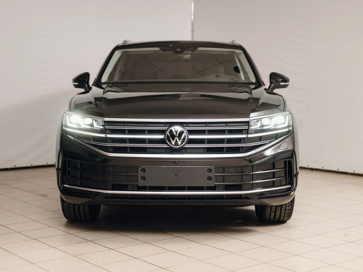 Volkswagen Touareg - фото 5