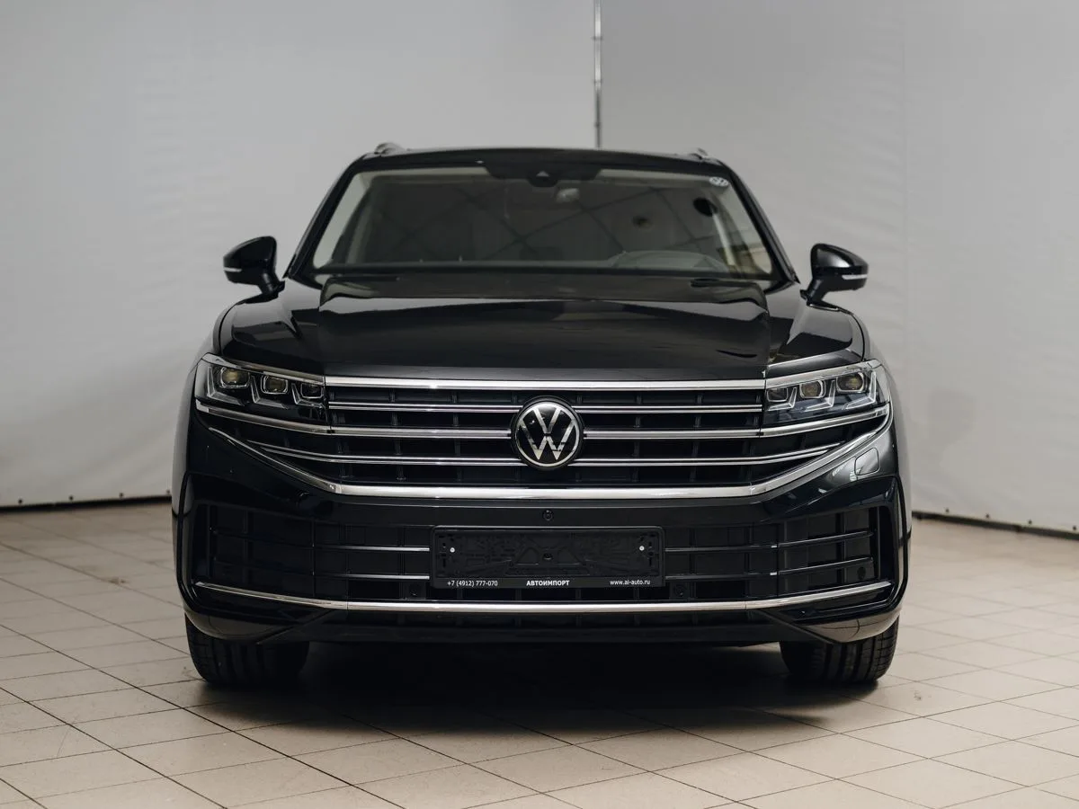 Volkswagen Touareg - фото 4