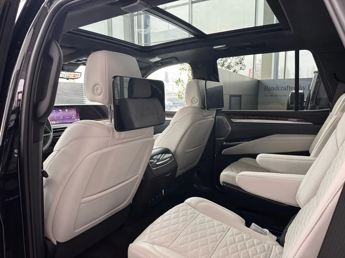 Cadillac Escalade - фото 23