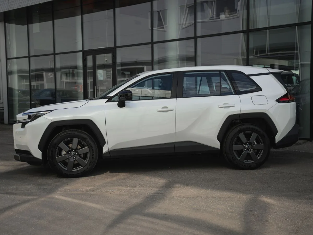 Toyota RAV4 - фото 4