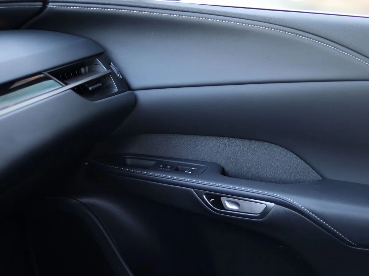 Lexus RX - фото 21