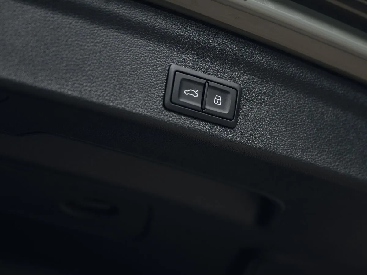 Audi Q3 - фото 14