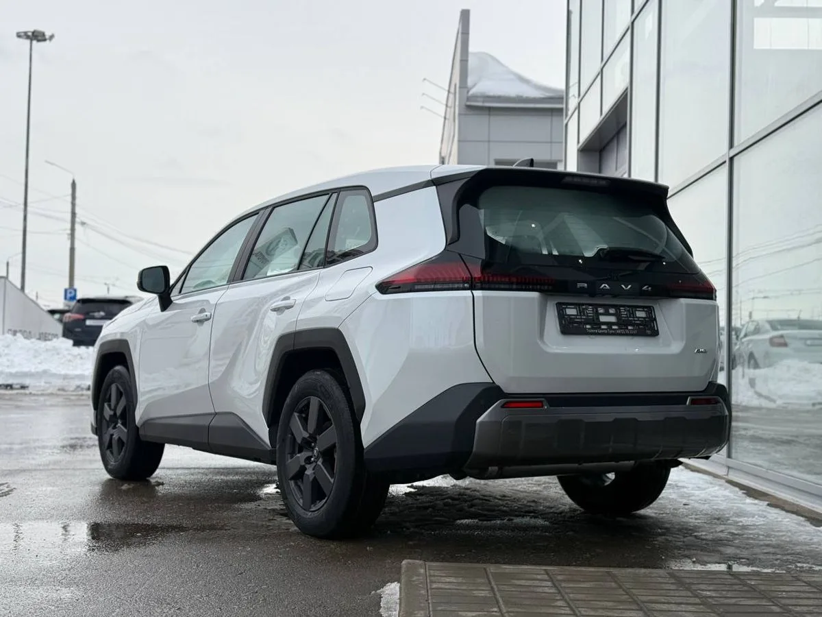 Toyota RAV4 - фото 2