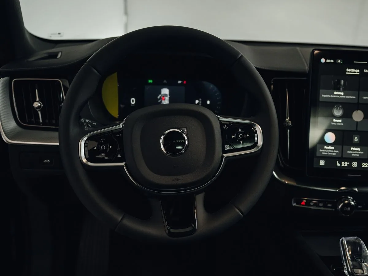 Volvo XC60 - фото 24