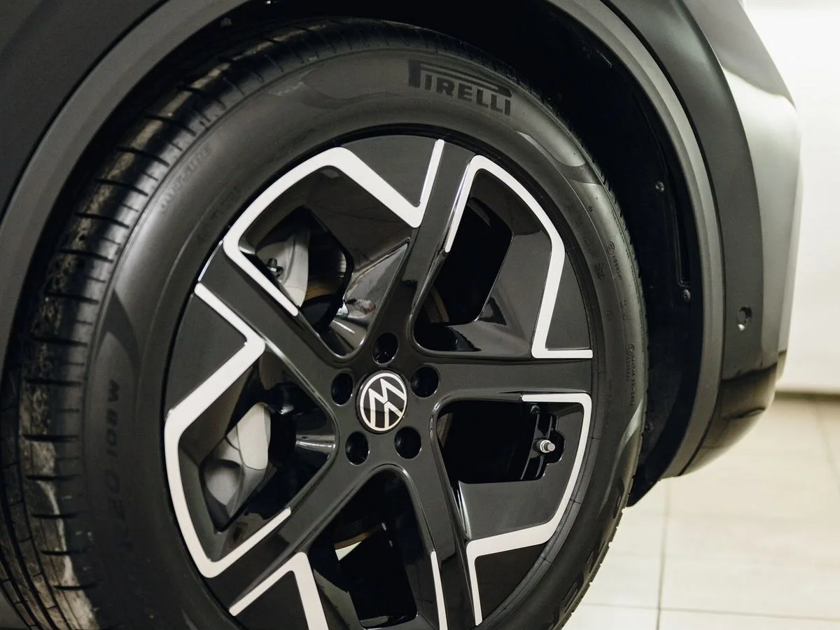 Volkswagen Touareg - фото 8