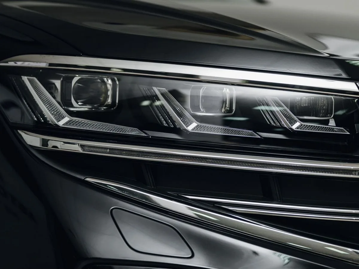Volkswagen Touareg - фото 6