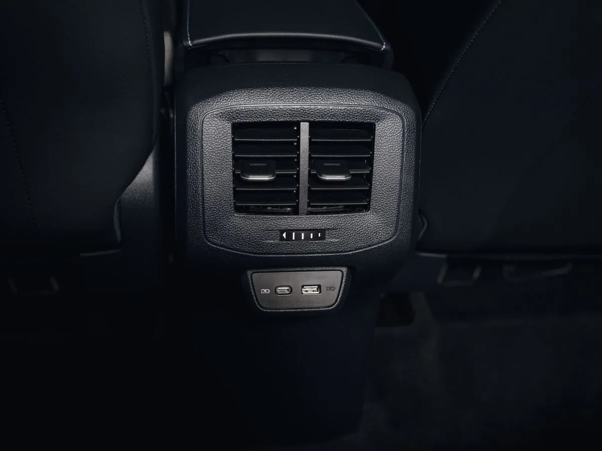 Volkswagen Tharu XR - фото 33