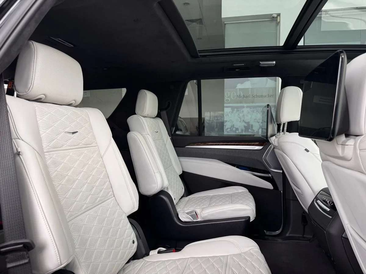 Cadillac Escalade - фото 32