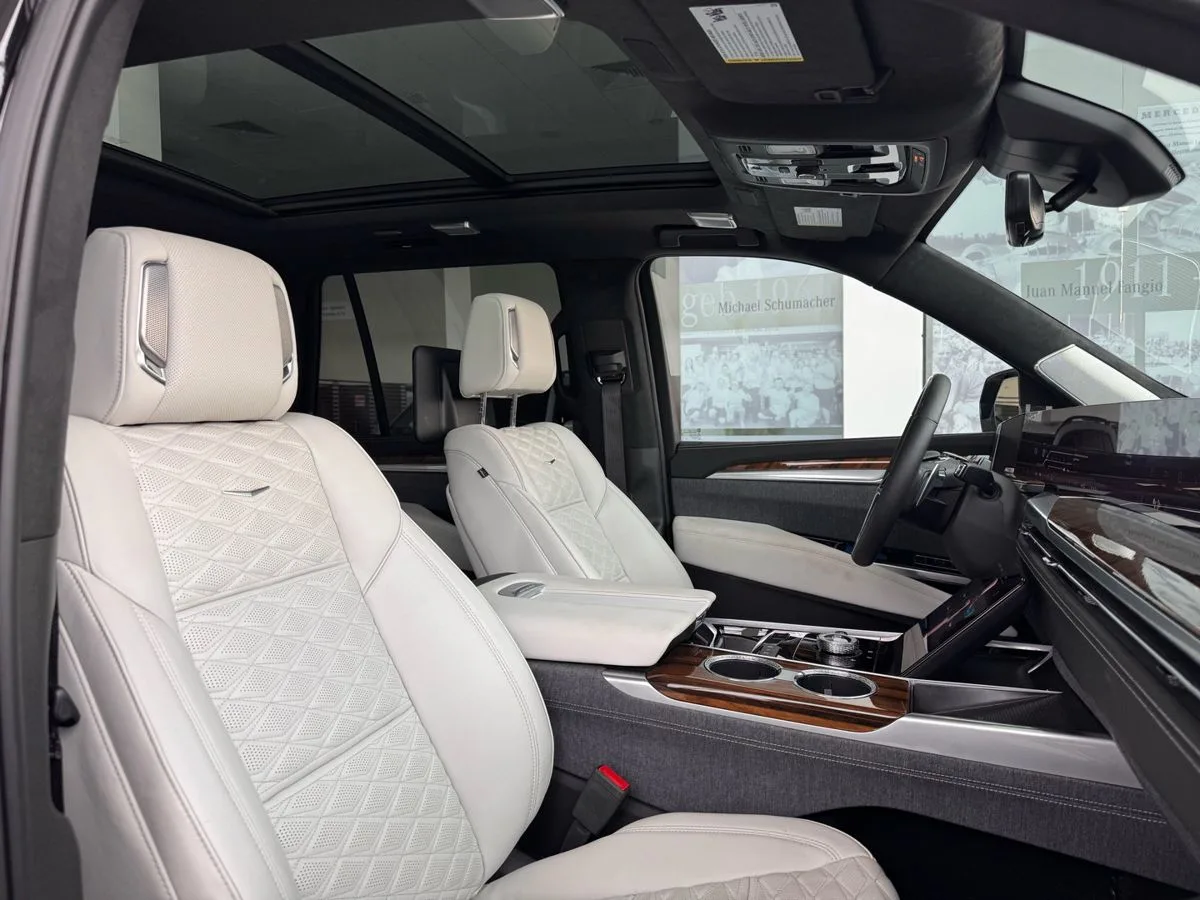 Cadillac Escalade - фото 35