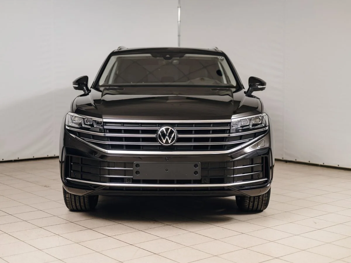 Volkswagen Touareg - фото 4