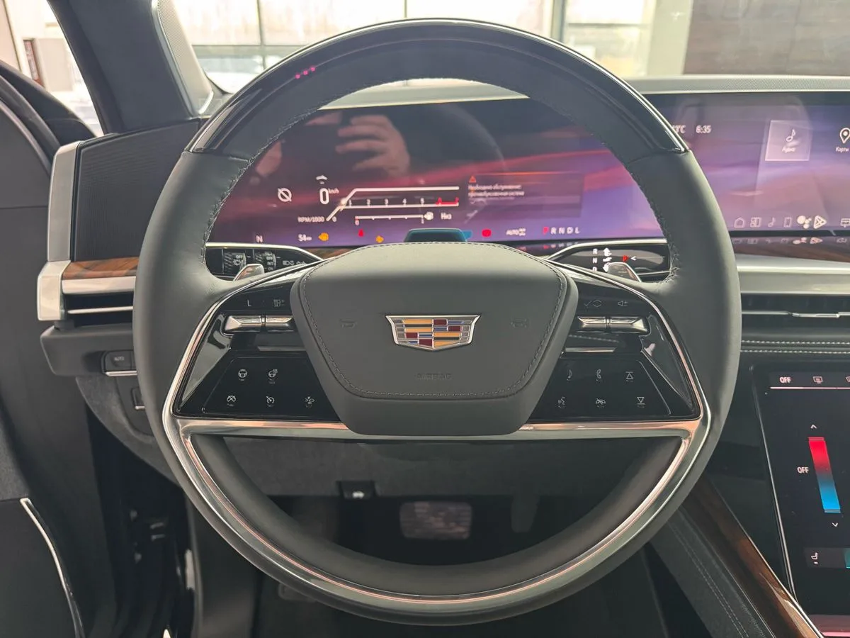 Cadillac Escalade - фото 11