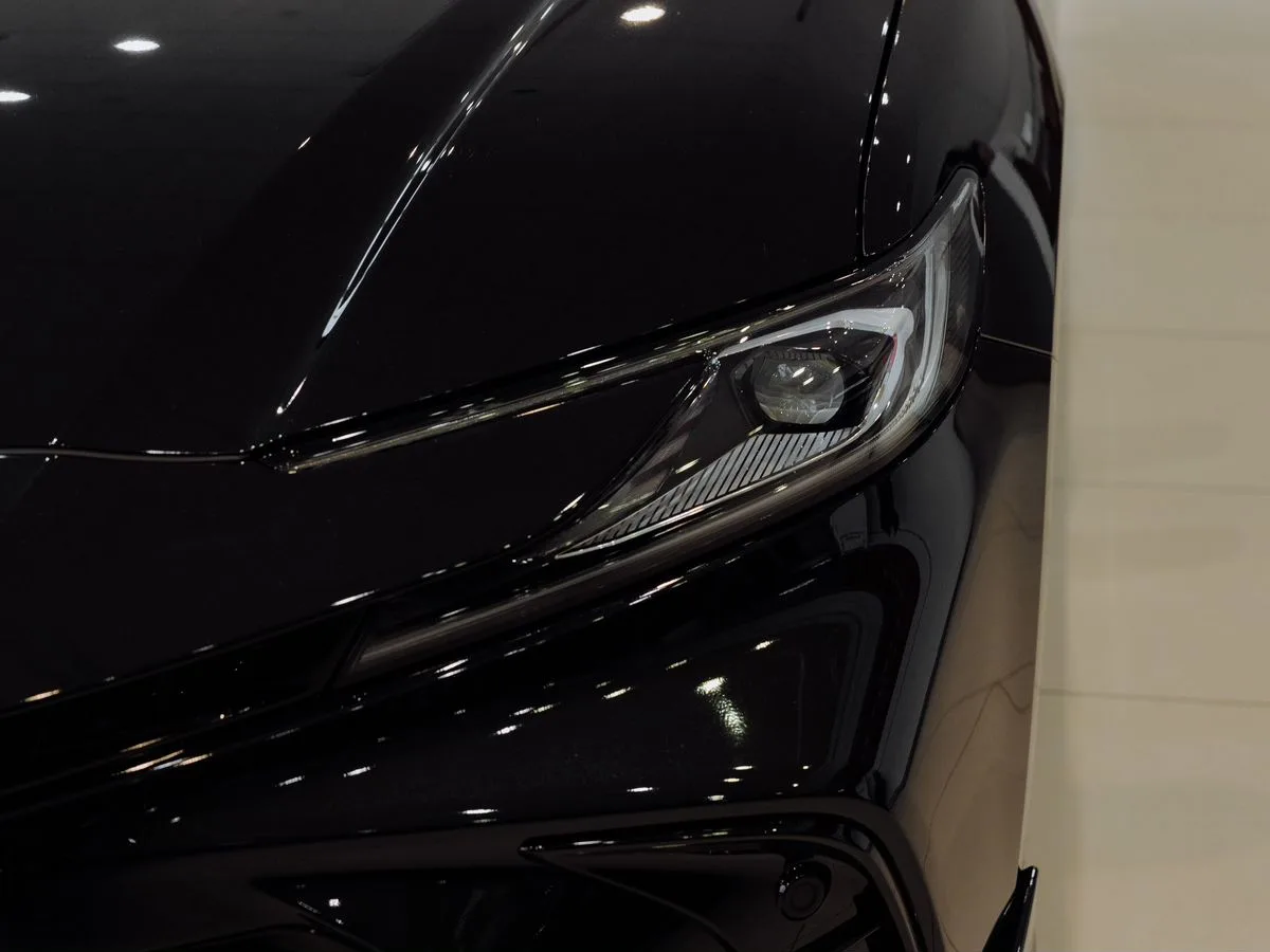 Toyota Camry - фото 4