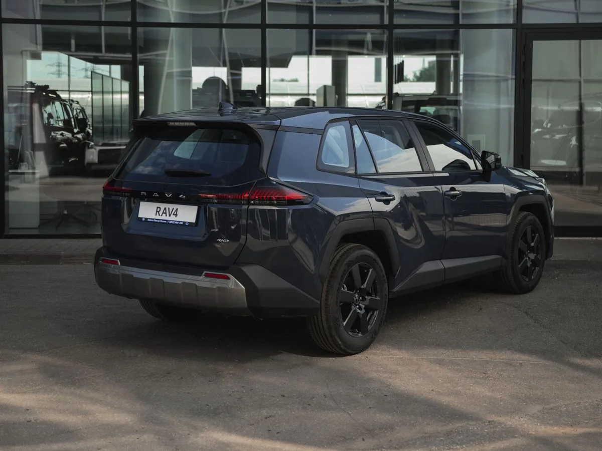 Toyota RAV4 - фото 5