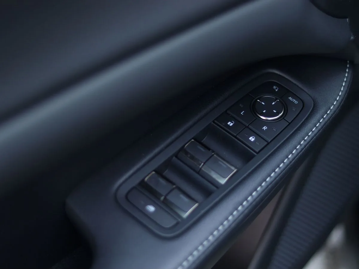 Lexus RX - фото 19