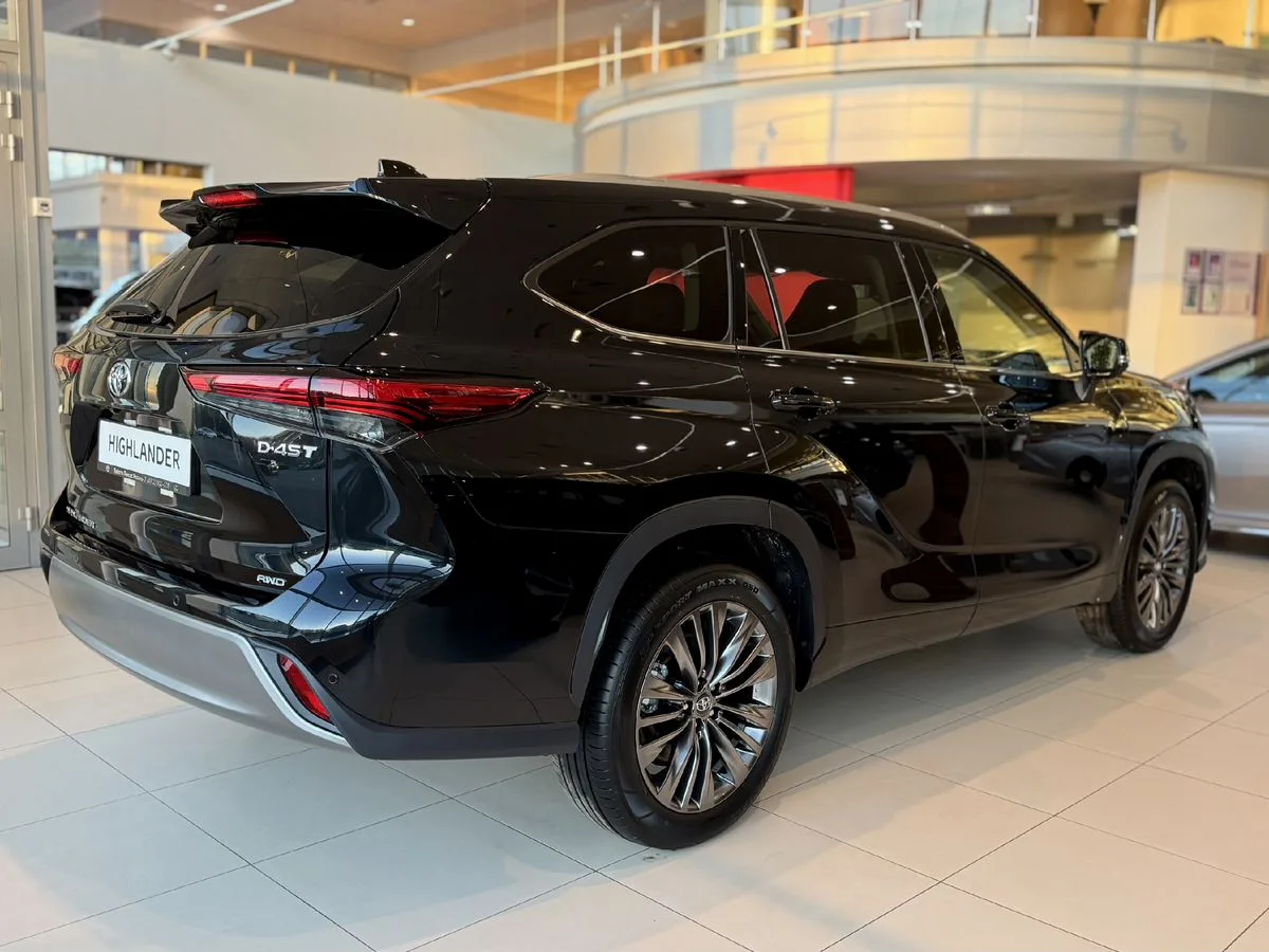 Toyota Highlander - фото 2