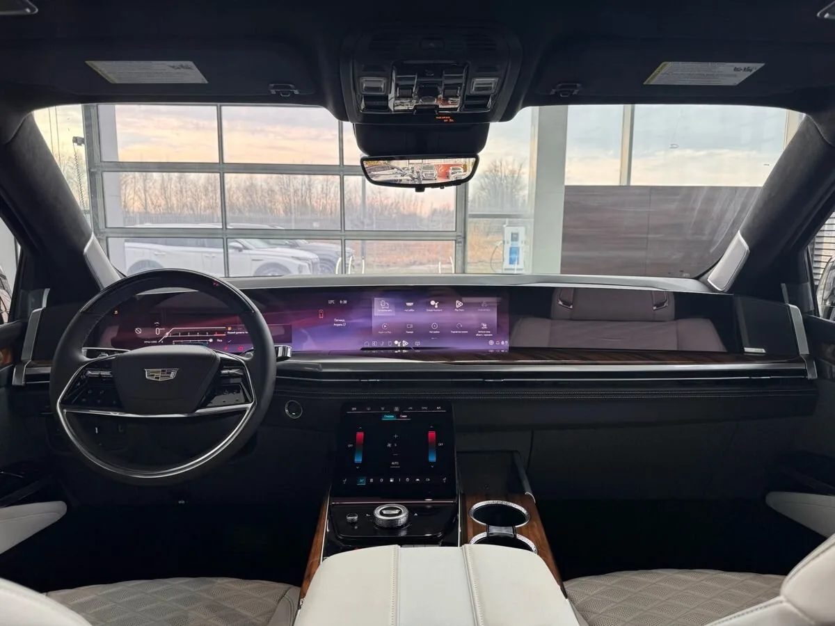 Cadillac Escalade - фото 26
