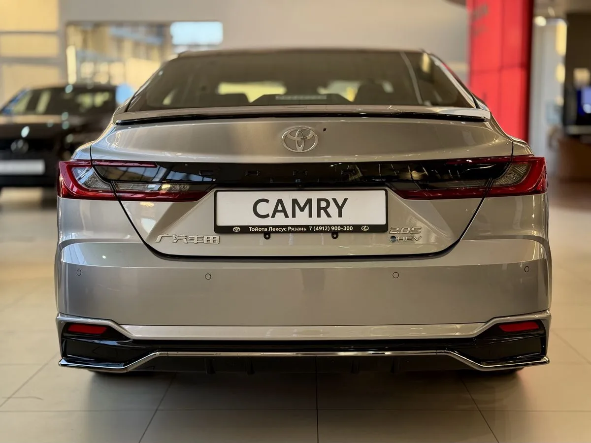 Toyota Camry - фото 5