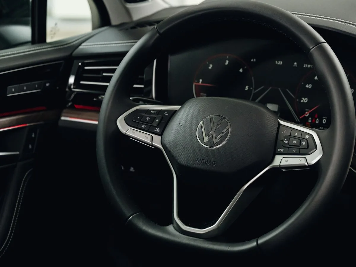 Volkswagen Touareg - фото 23