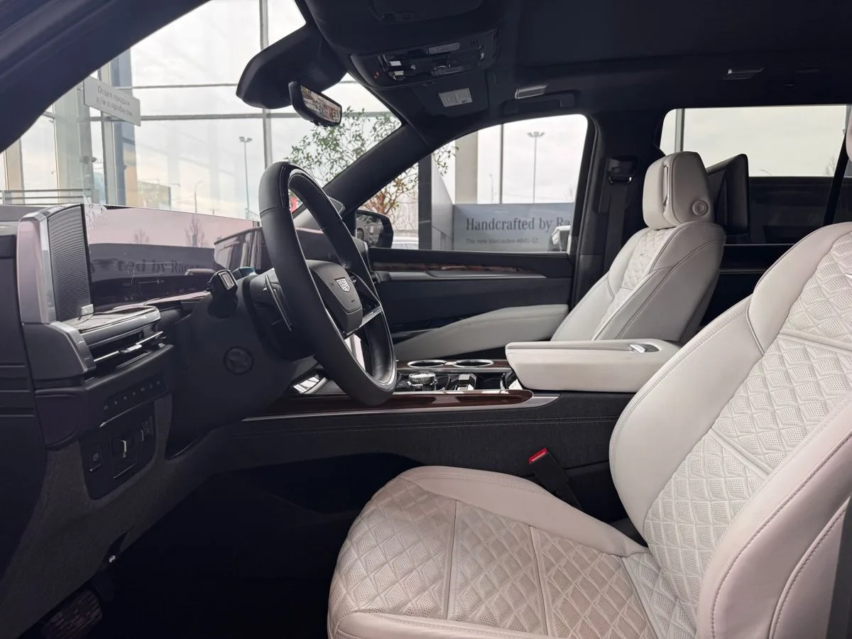 Cadillac Escalade - фото 8