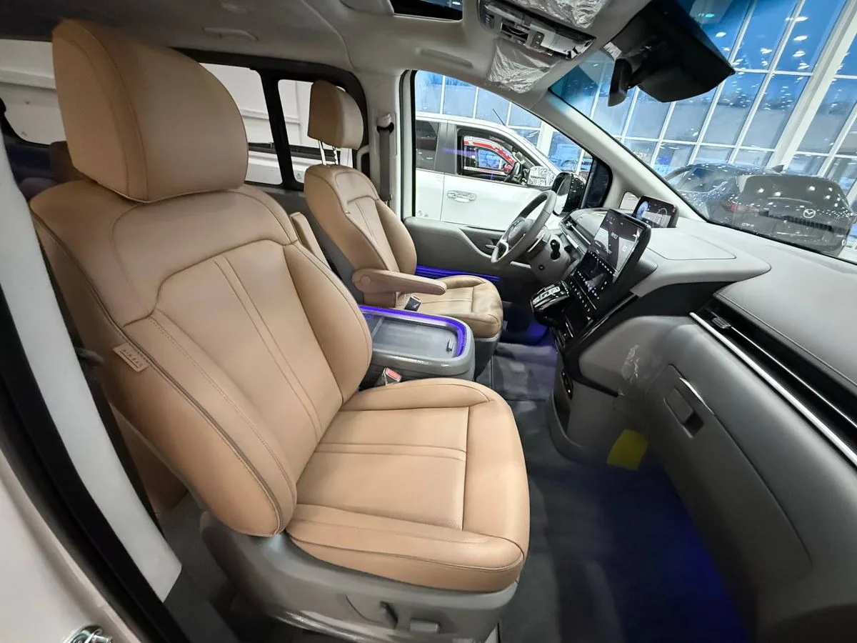 Hyundai Staria - фото 16