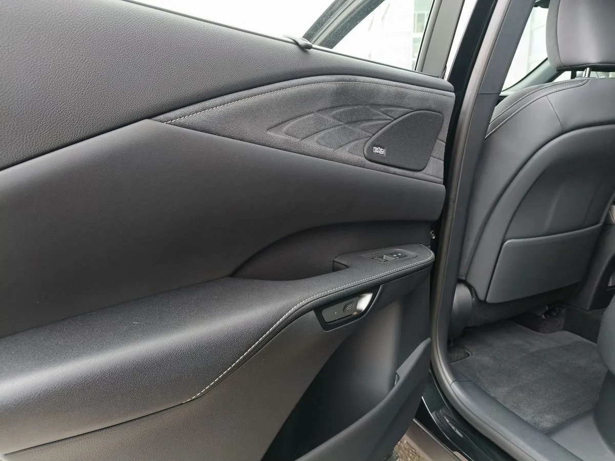 Lexus RX - фото 13