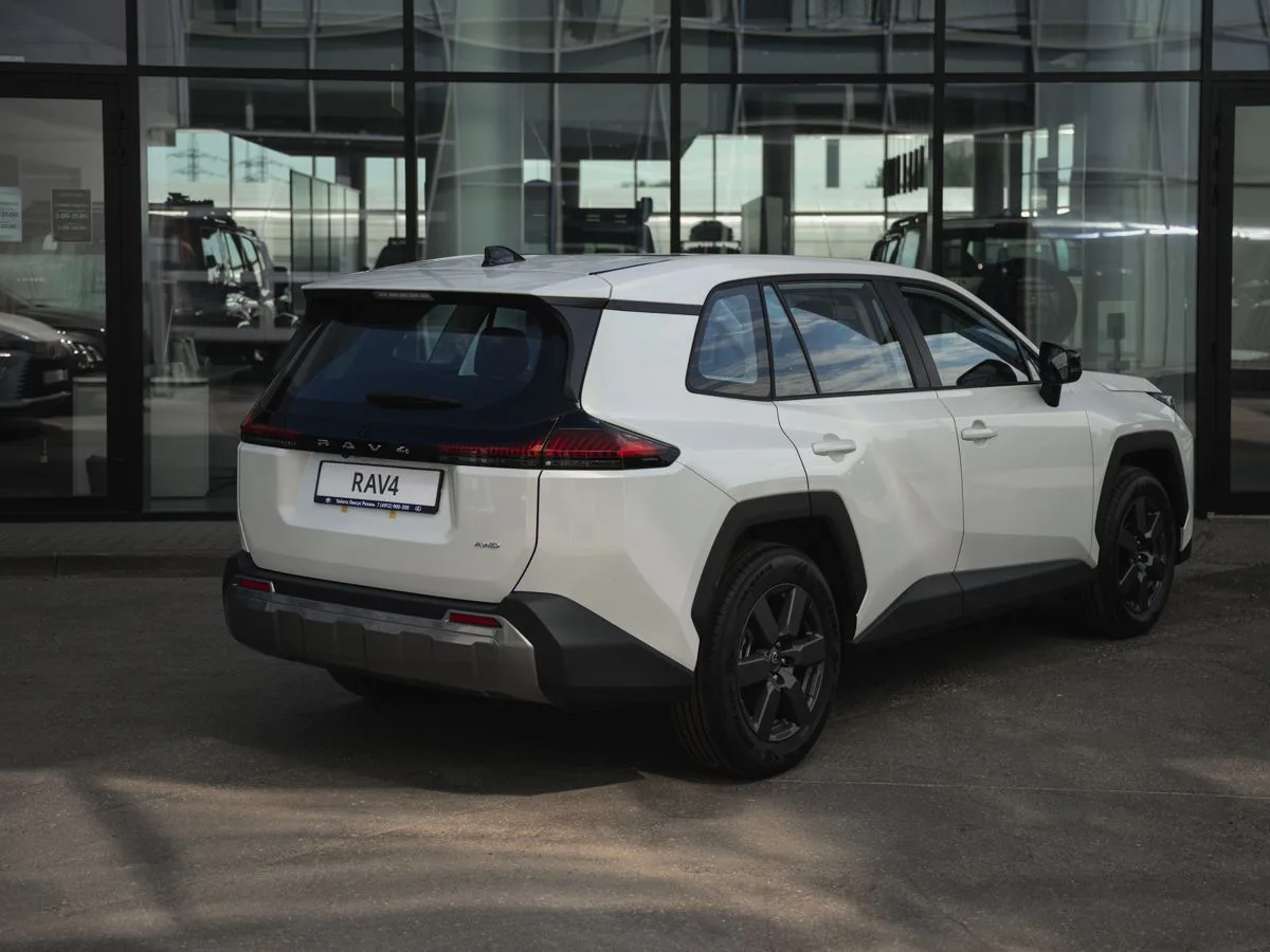 Toyota RAV4 - фото 2