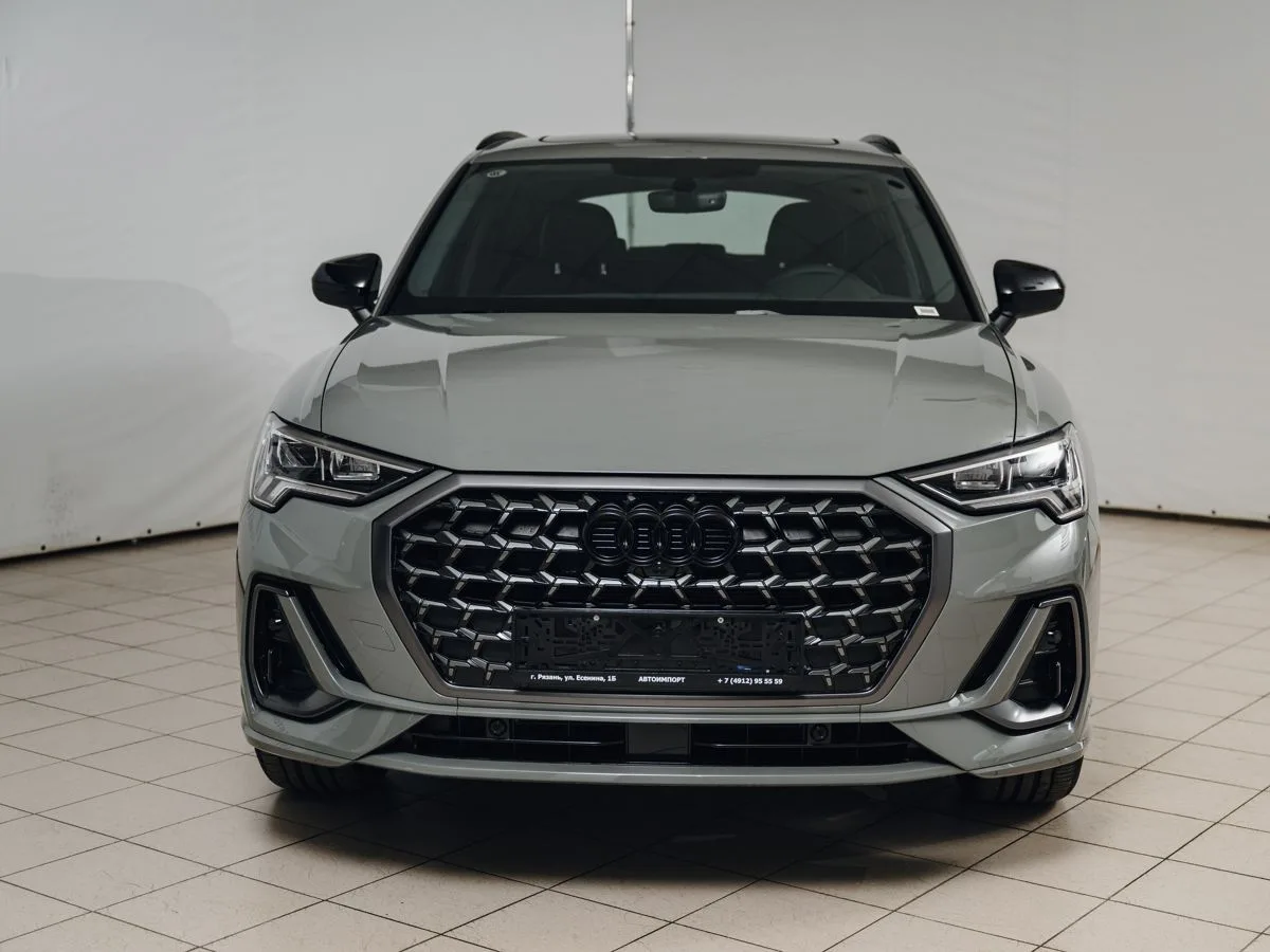 Audi Q3 - фото 4