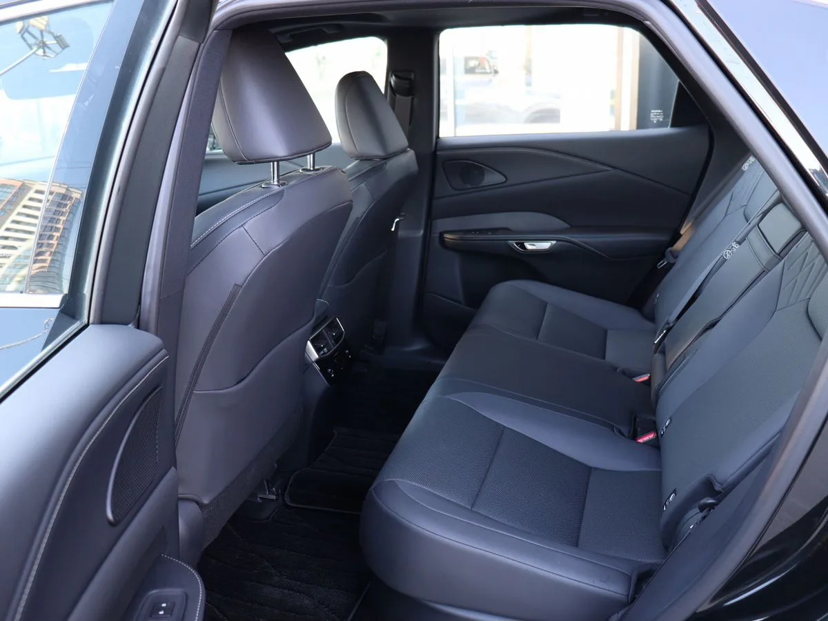 Lexus RX - фото 31