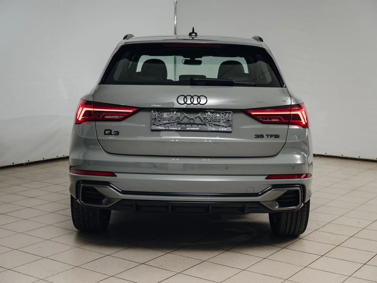Audi Q3 - фото 7