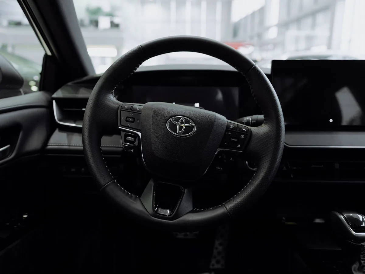 Toyota Camry - фото 6