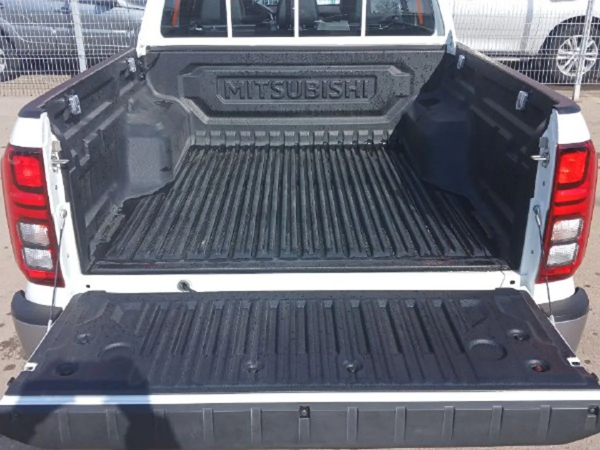 Mitsubishi L200 - фото 26