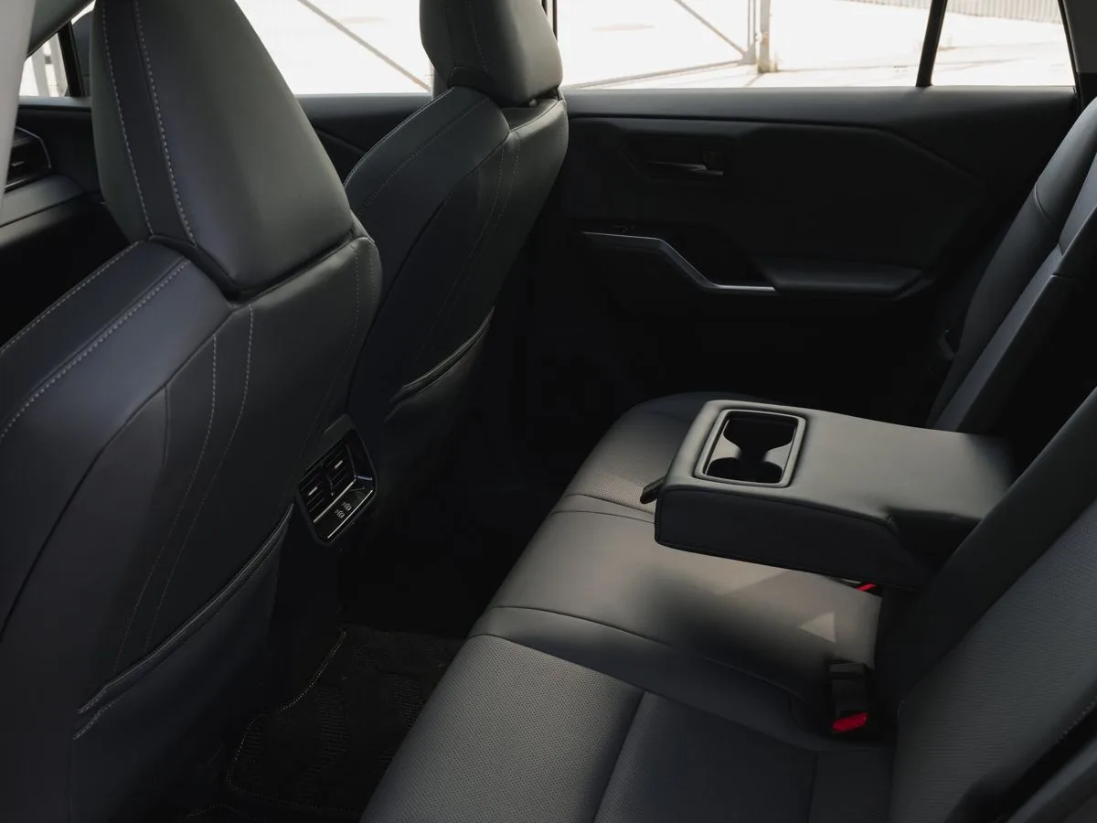 Toyota RAV4 - фото 9