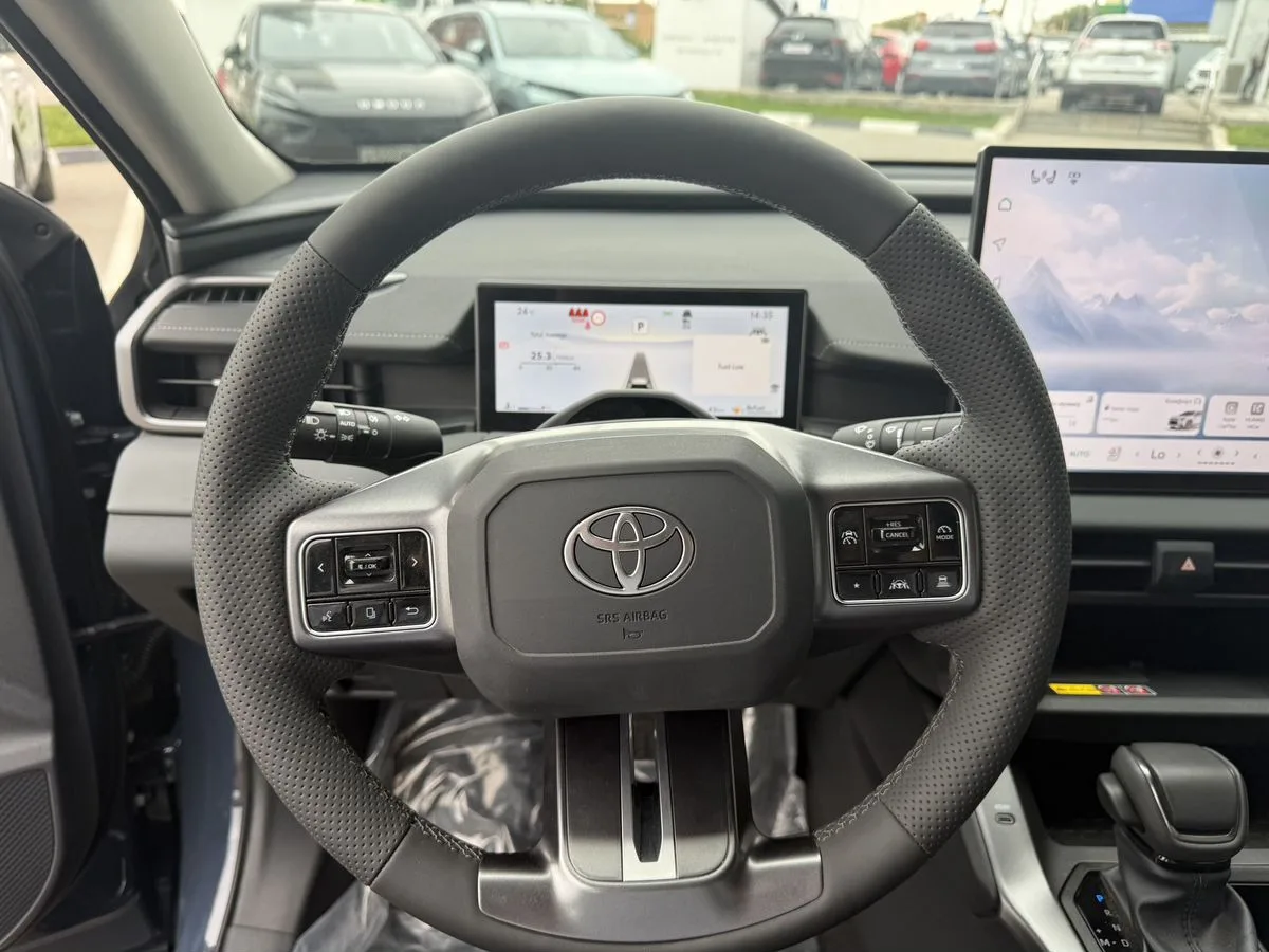 Toyota RAV4 - фото 12