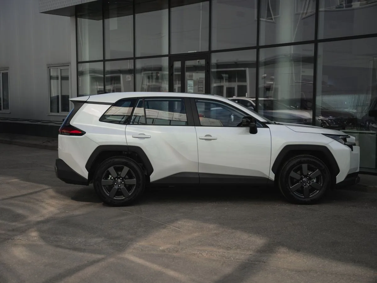 Toyota RAV4 - фото 3