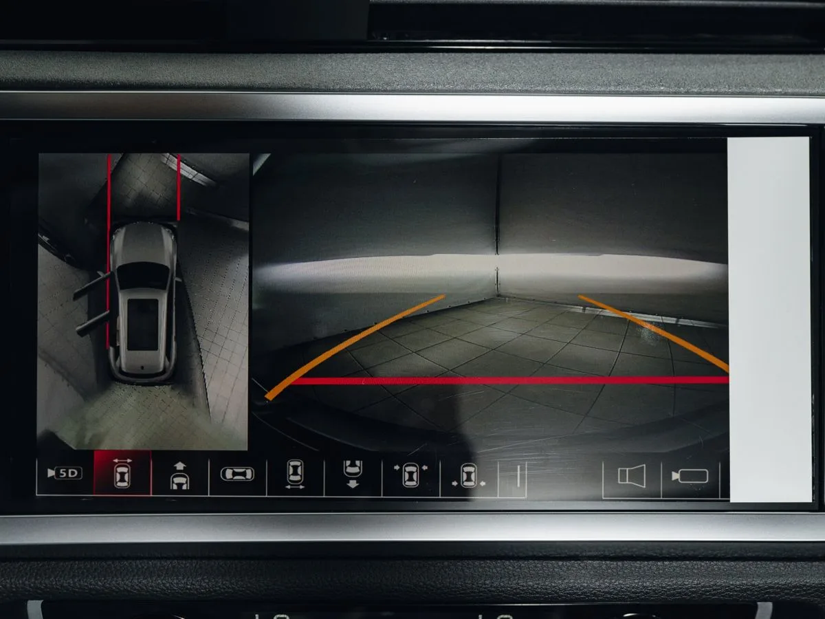 Audi Q3 - фото 27