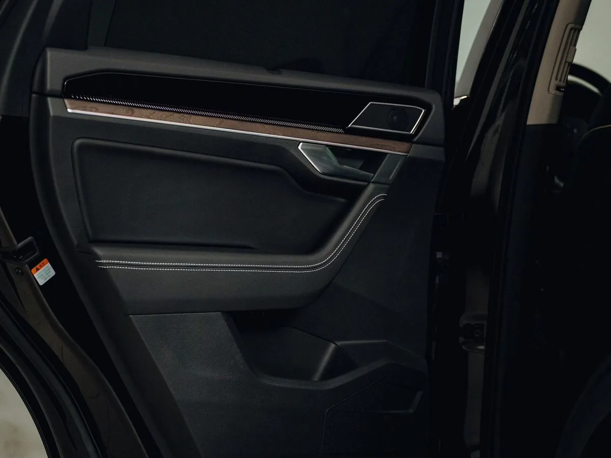 Volkswagen Touareg - фото 19