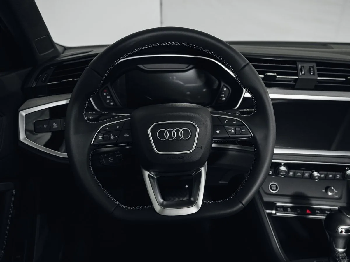 Audi Q3 - фото 22
