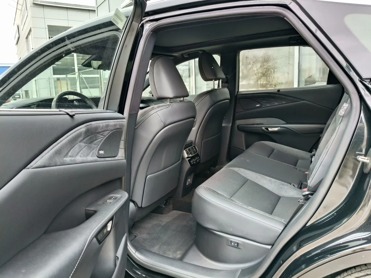 Lexus RX - фото 8