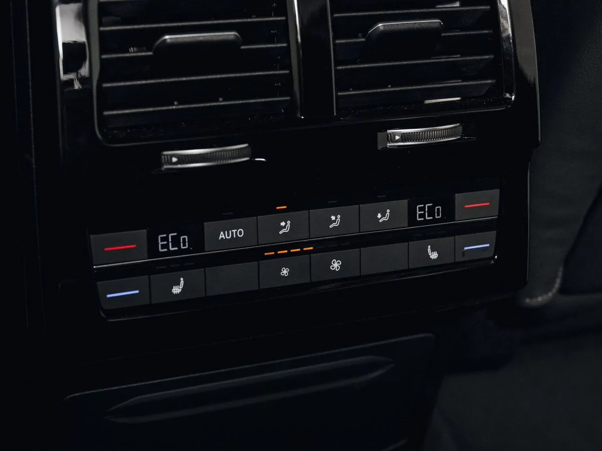 Volkswagen Touareg - фото 30