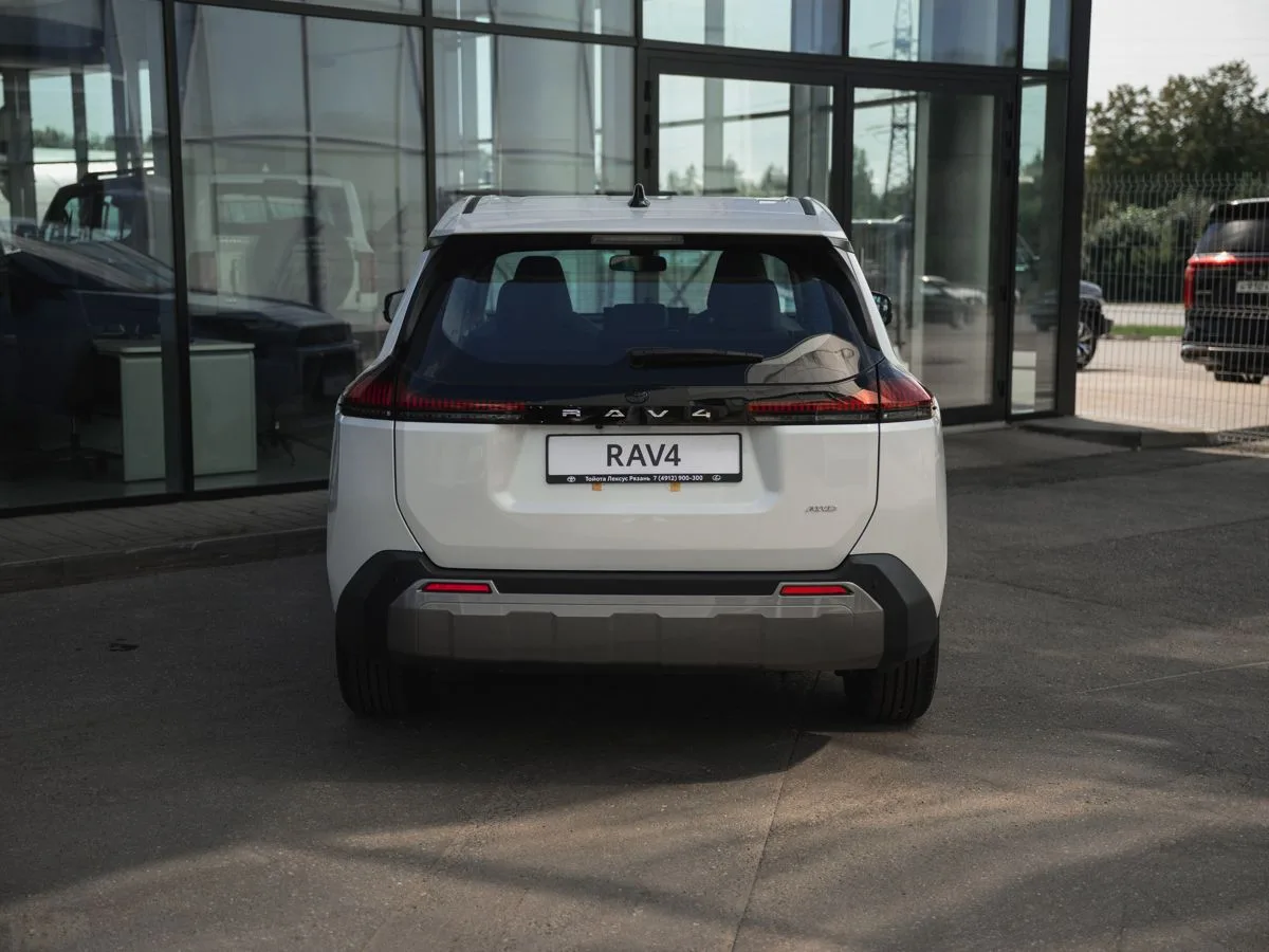 Toyota RAV4 - фото 6