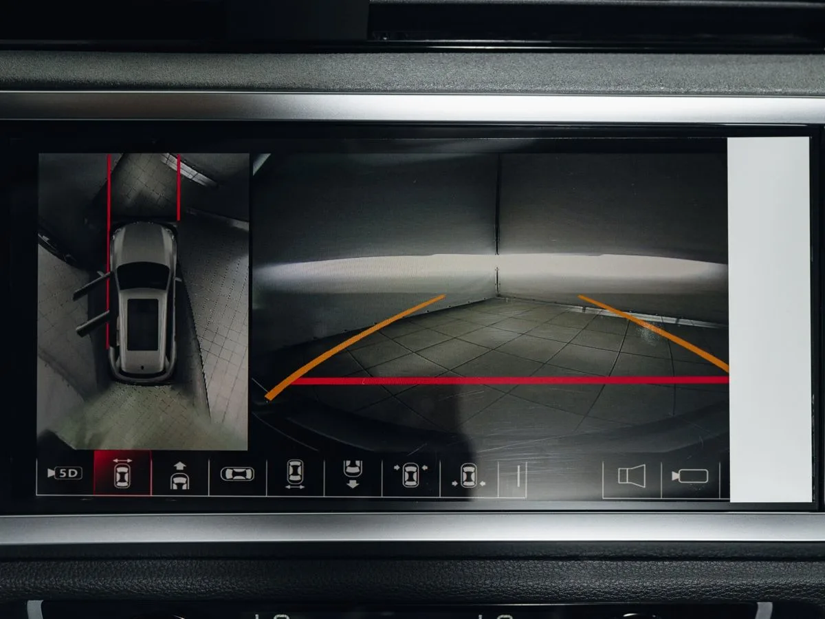 Audi Q3 - фото 30